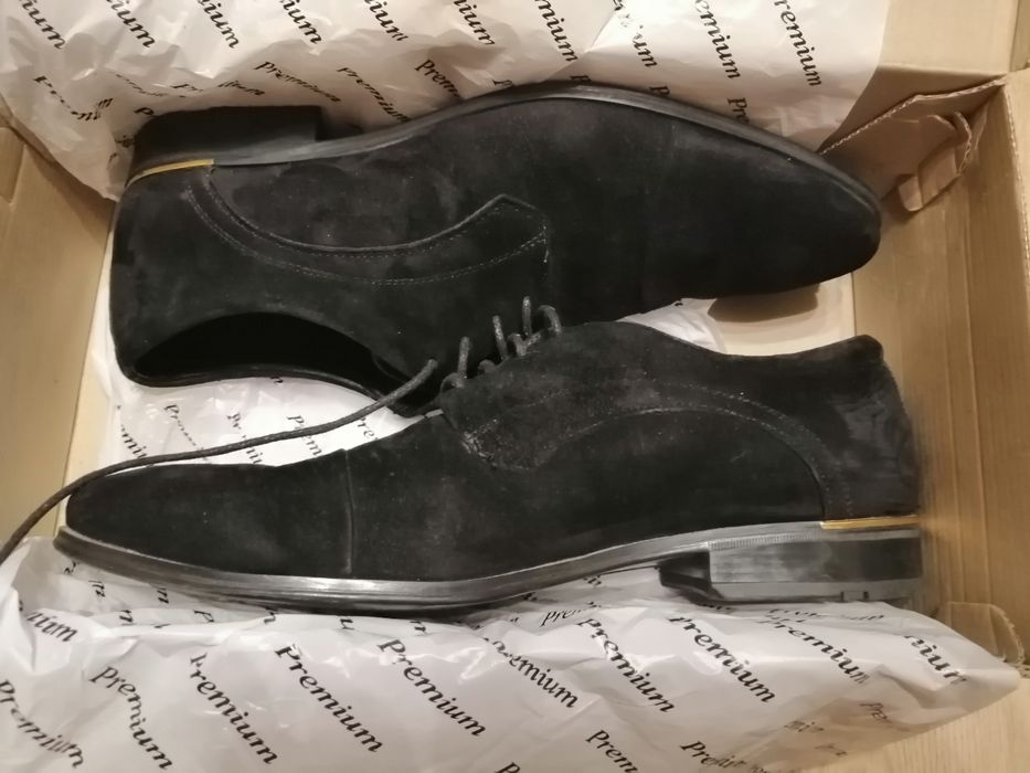 Продам замшеві туфлі  "MIDA"