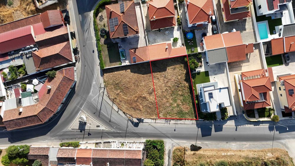 Terreno urbano santarém (junto às piscinas)