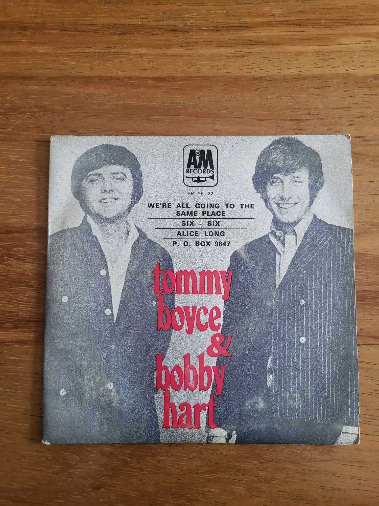 Disco Vinil | "We're All Going To The Same Place", Tommy Boyce & Hart