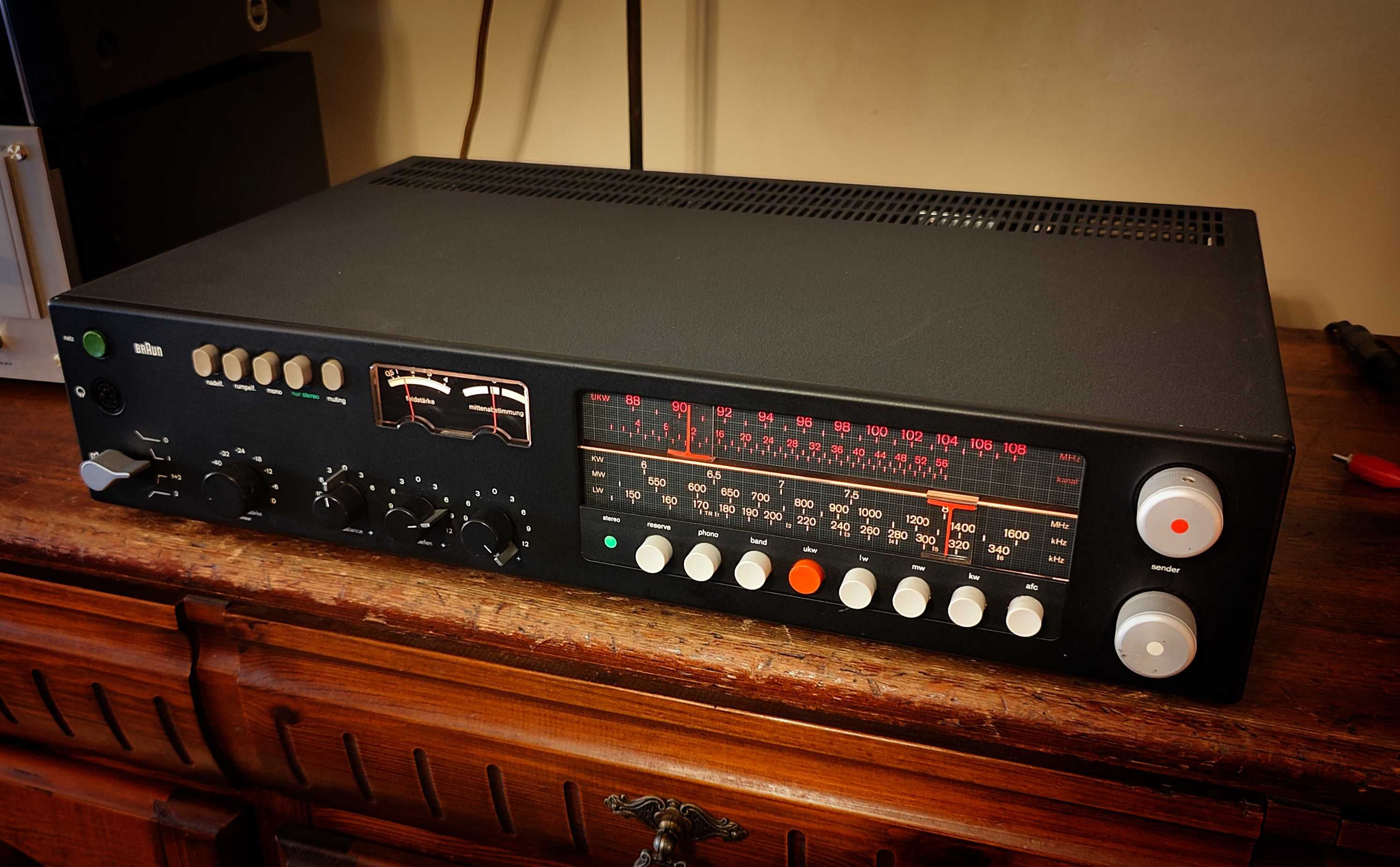 Braun CEV-510 amplituner