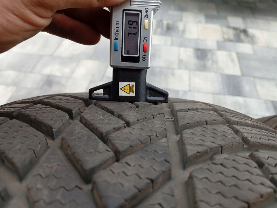 Piękne opony zimowe 265/55R19 BRIDGESTONE 4x7-7,5mm 2024r (A32)