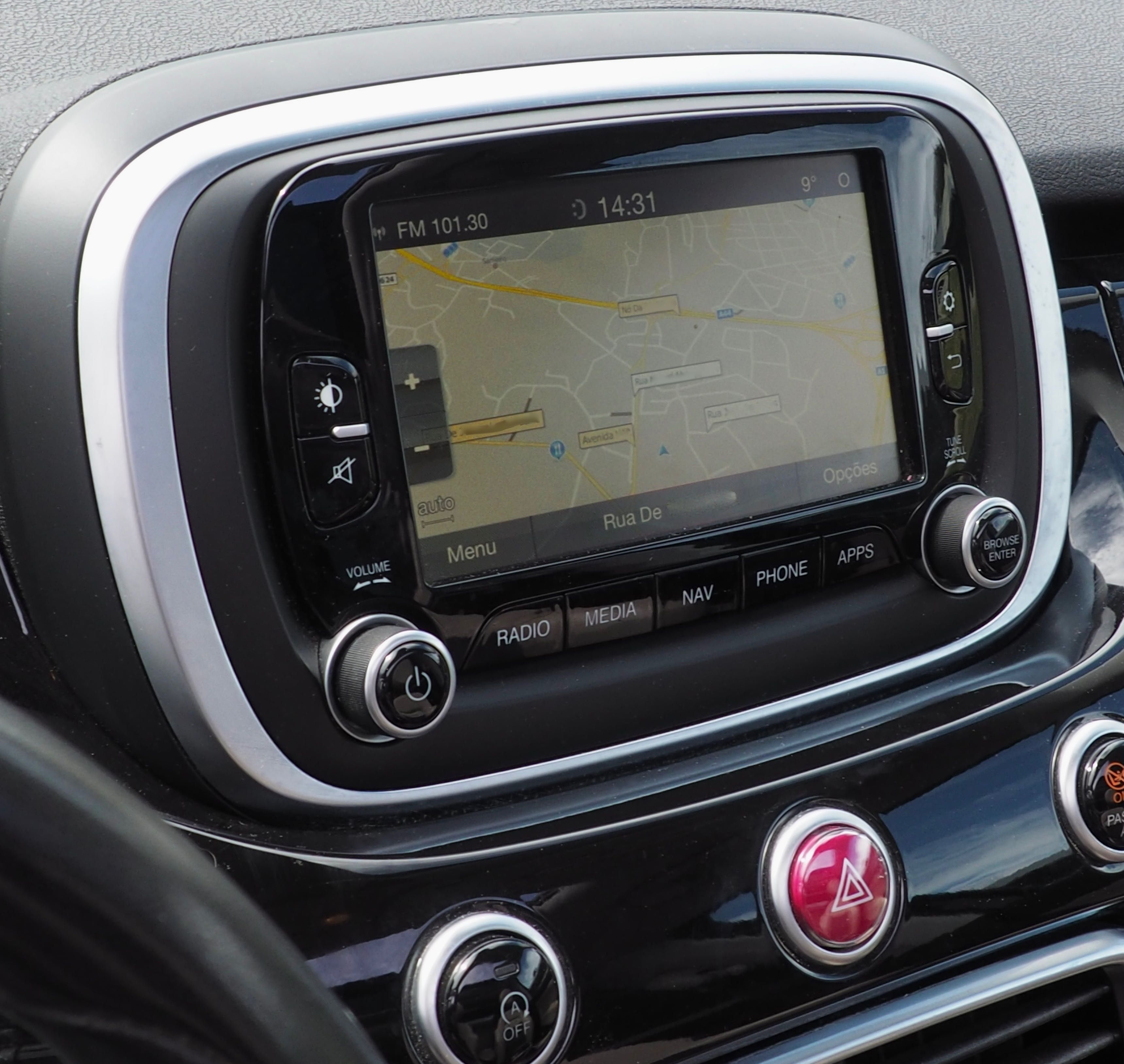 Fiat 500X automático , teto panorâmico, couro, GPS , câmara traseira