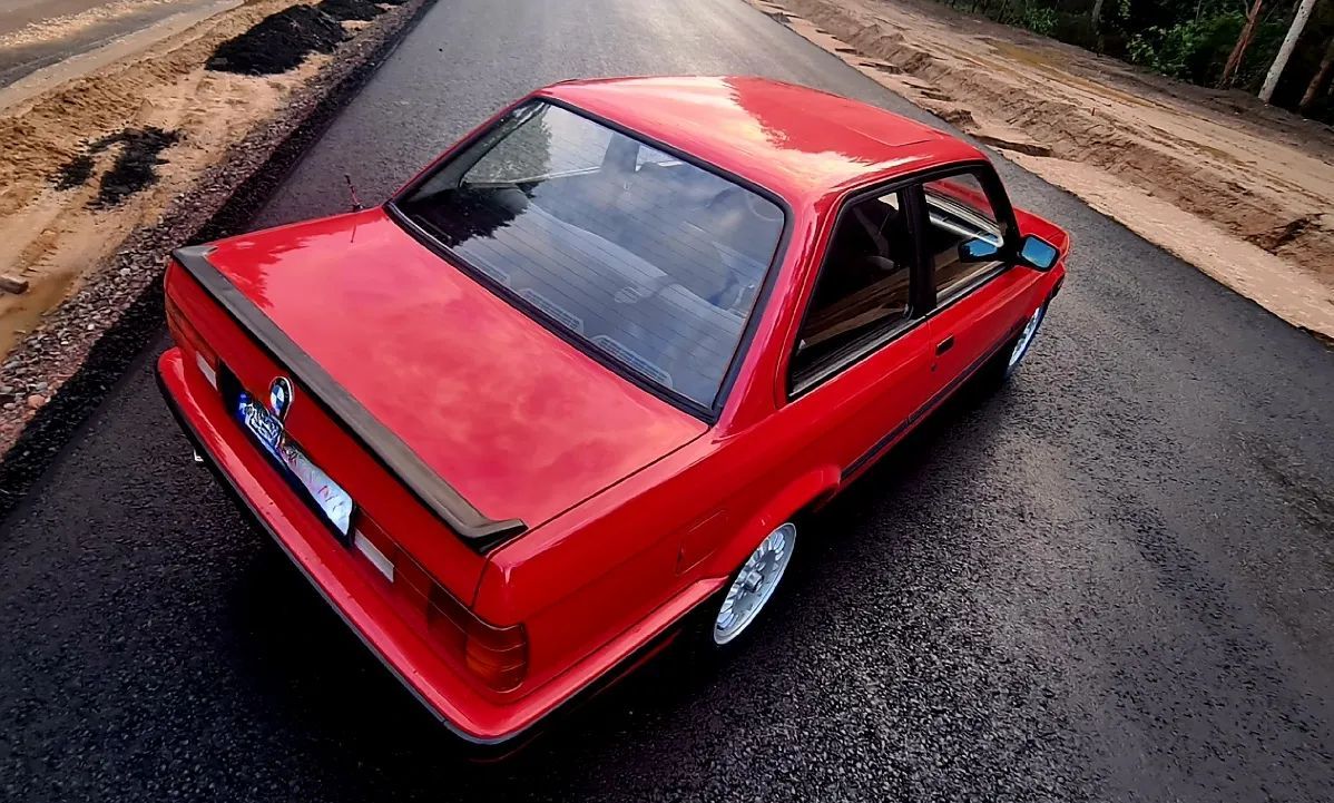 BMW Seria 3 E30 318i 2d zinnoberot
