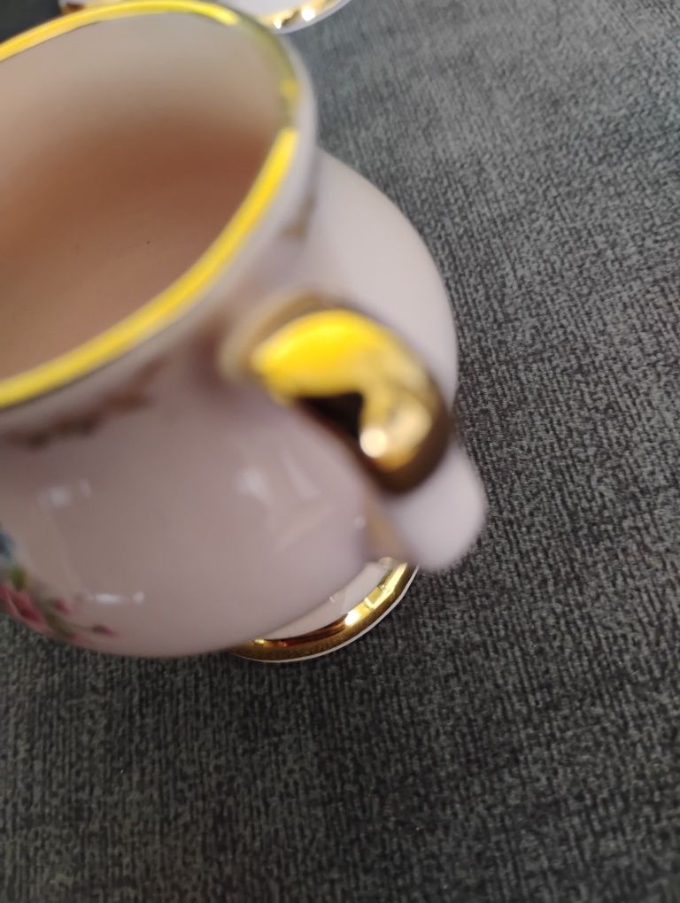 6 kieliszków różowa porcelana