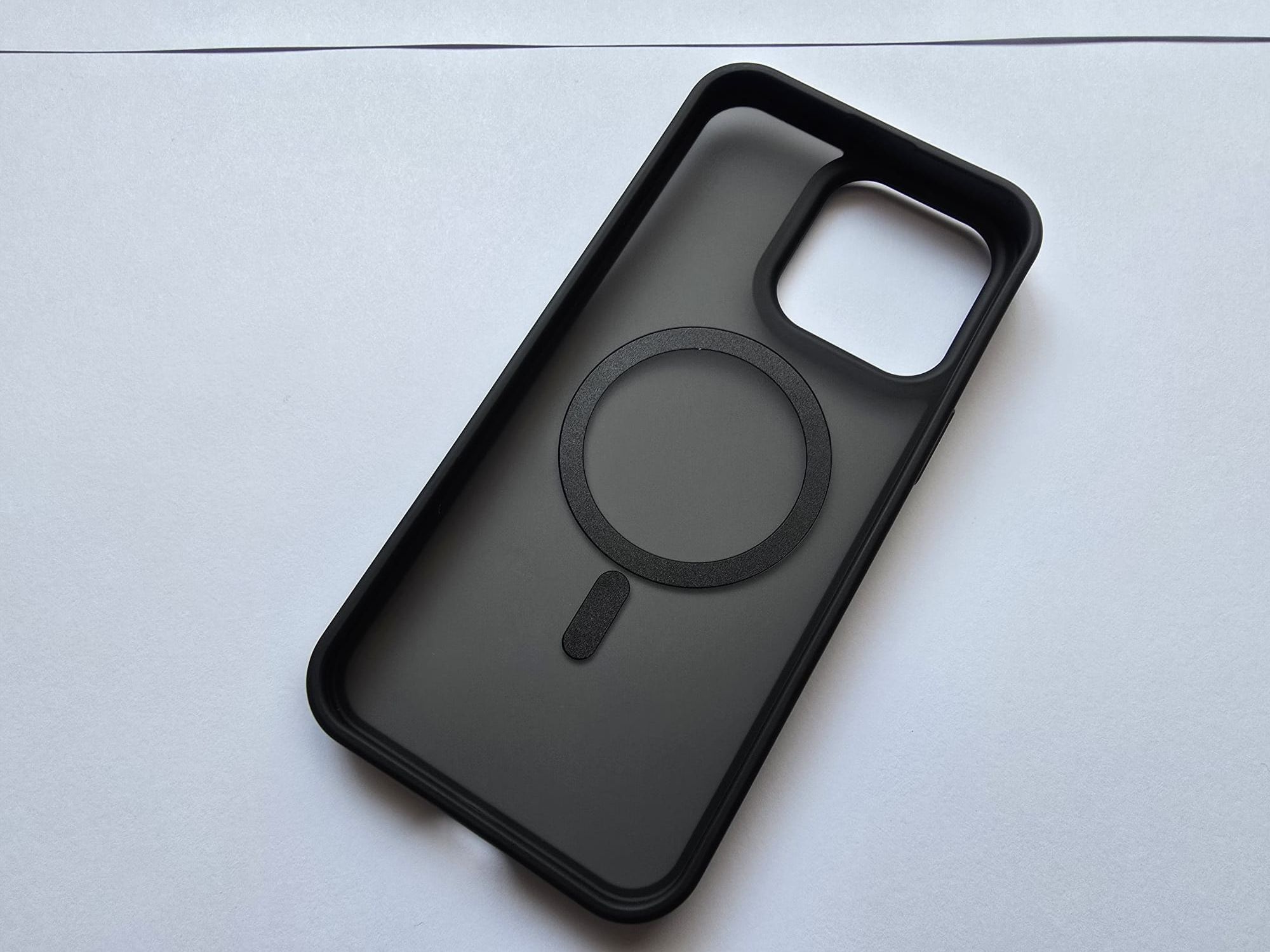 Etui MagSafe do iPhone 15 Pro Max