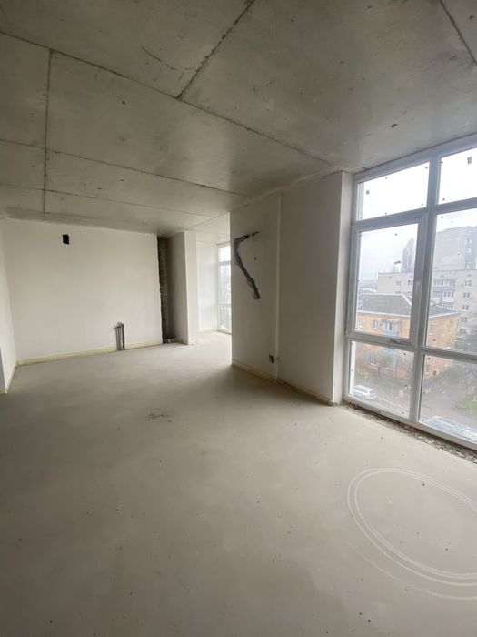 Продаж євро 3-х кімнатної квартири студії, з частковими роботами