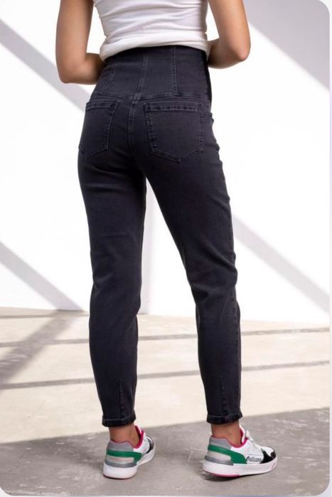 Комфортні джинси Mom для вагітних.