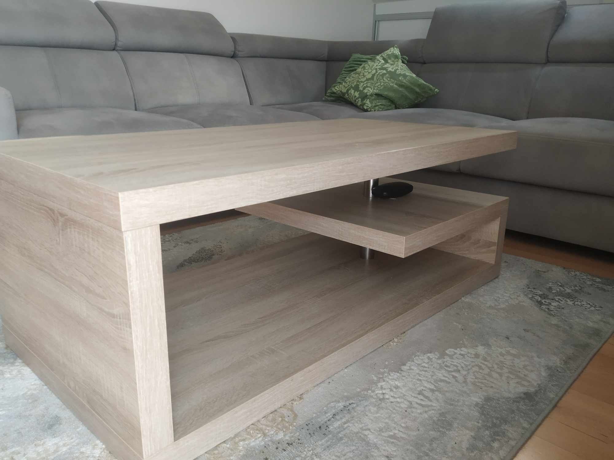 Stół ława w kolorze jasnego drewna