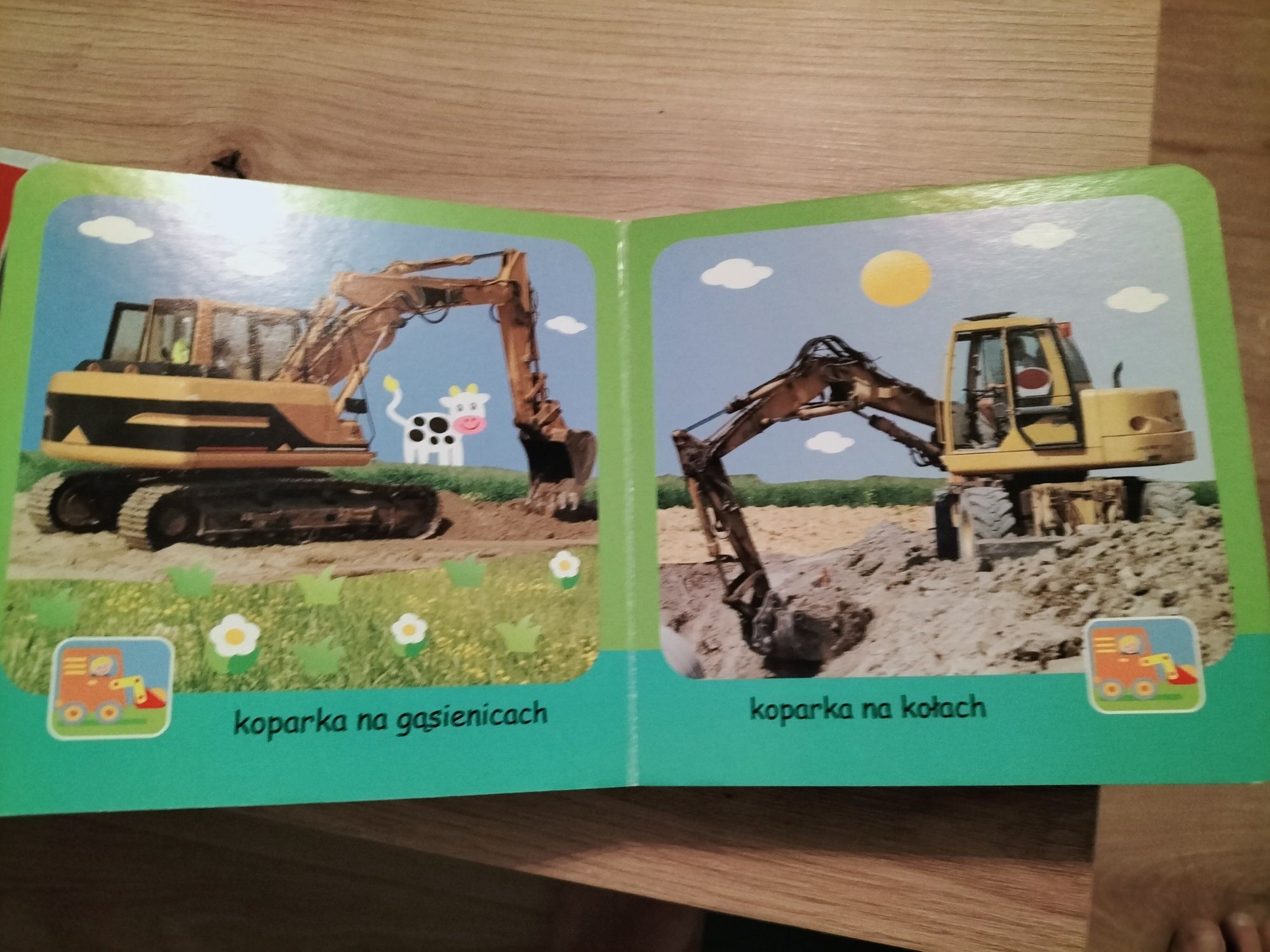 Książeczka dla dzieci pt. Auta, traktory i ciężarówki