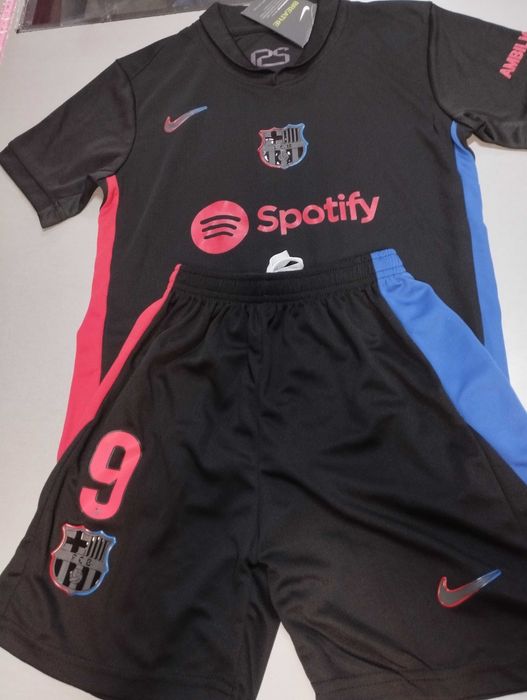 Komplet FC.Barcelona "Lewandowski" r.146,158