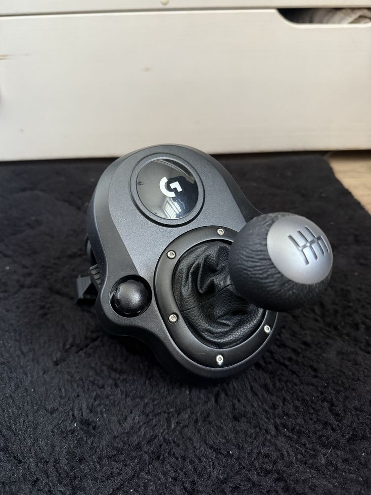 Logitech G923 + shifter PS4/PS5 W dobrym stanie
