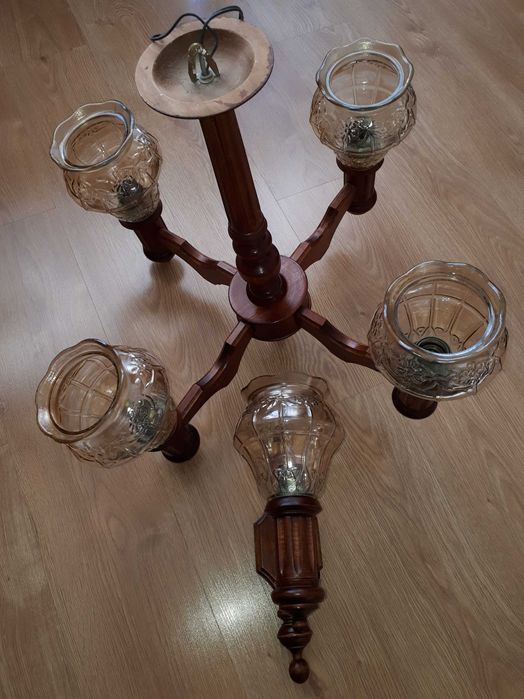 Sprzedam żyrandol drewniany