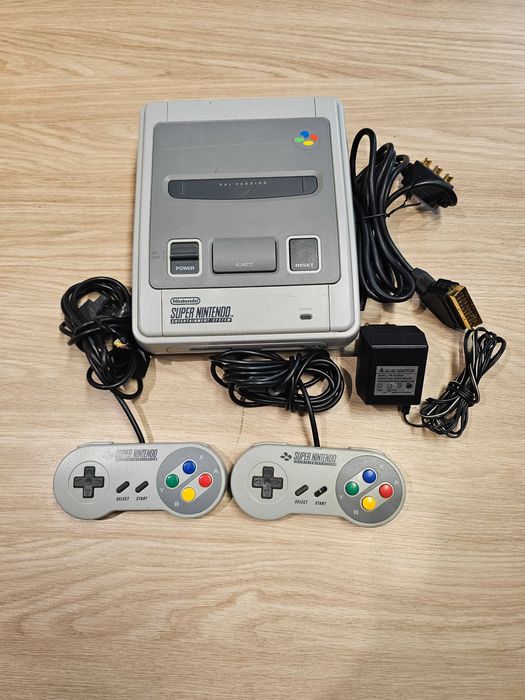 Konsola Super Nintendo SNES