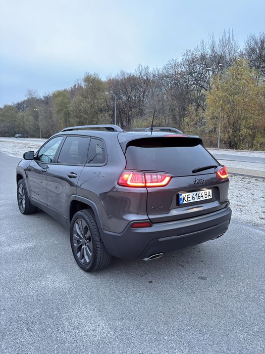 Jeep Cherokee 2021 3.2 бензин