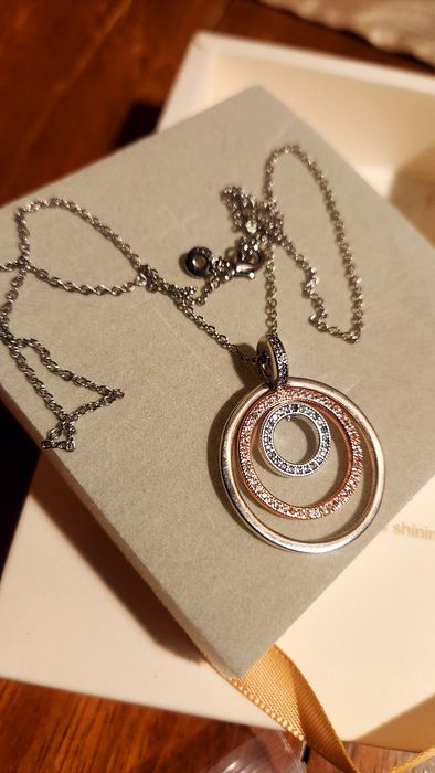 Colar em prata com caixa e saco