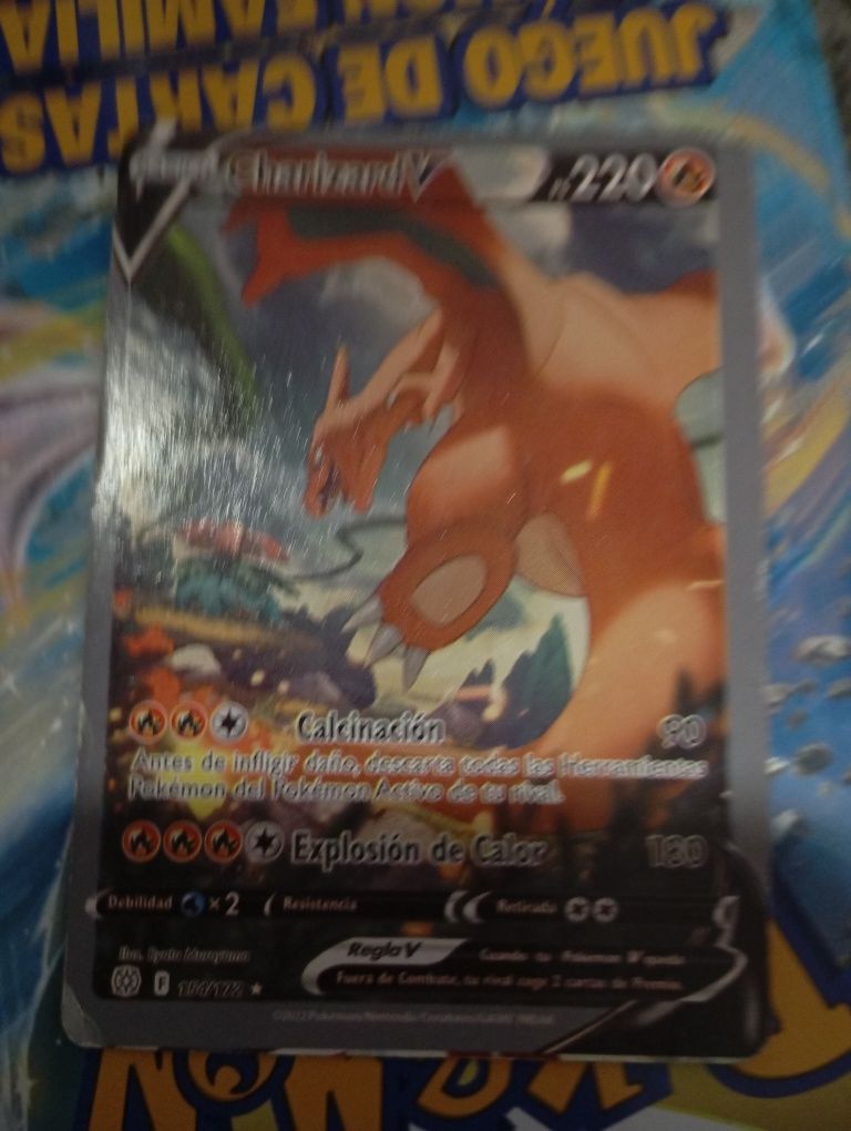 Carta Charizard V-220 HP
