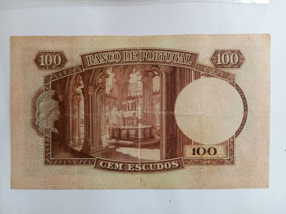Notas de 100 escudos de 1950 e 1957.