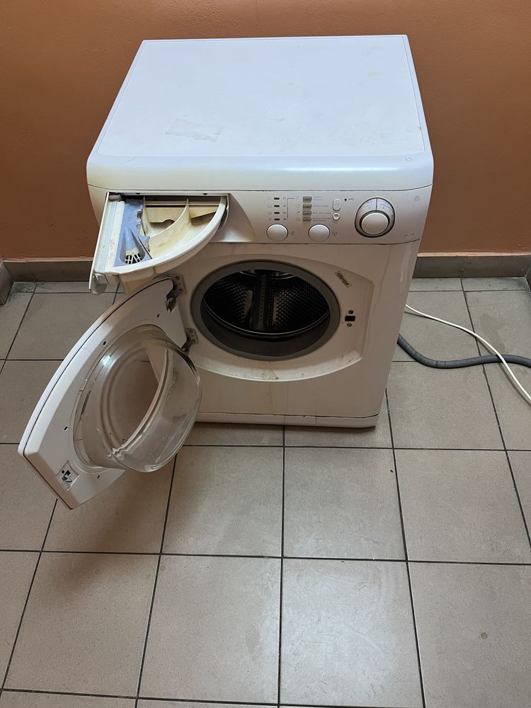 Запчастини для стиральной машини Ariston AVL 109 R