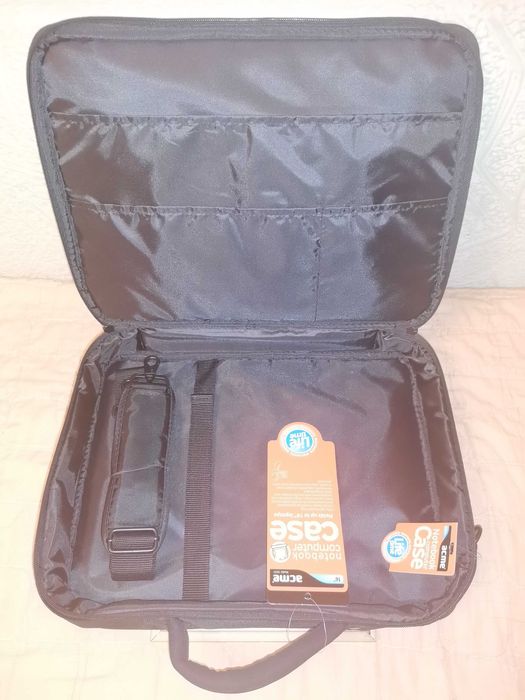 Сумка для ноутбука под 16 дюймов Acme  новая.