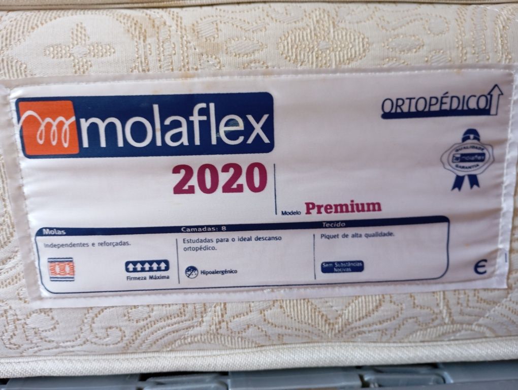 Cama solteiro com duas gavetas, estrado e colchão ortopédico