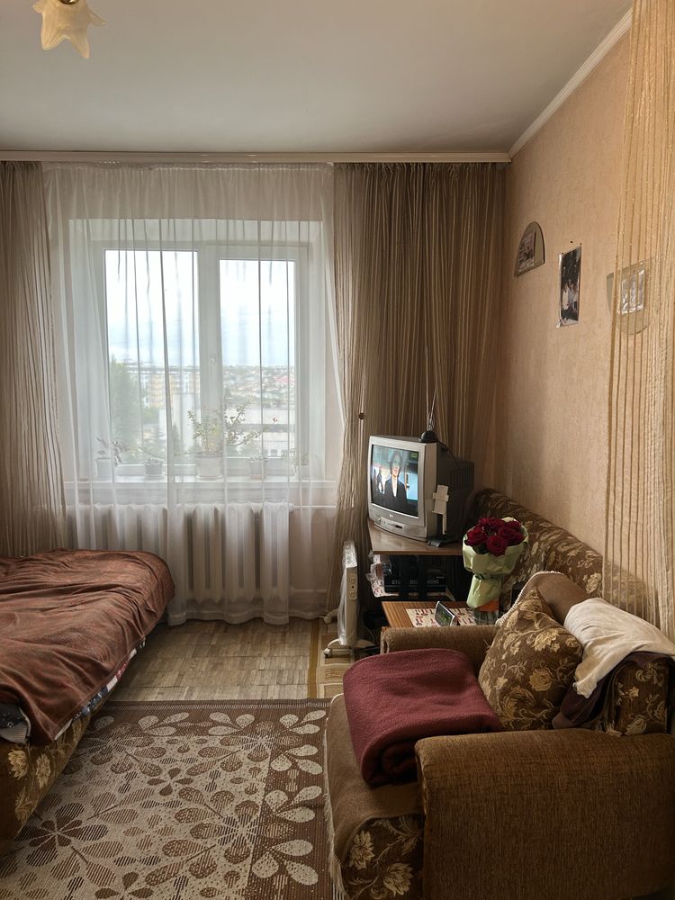 Продам 1к квартиру . Виставка . Проспект миру 60/3 .