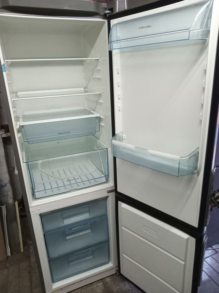 Продам   холодильник
