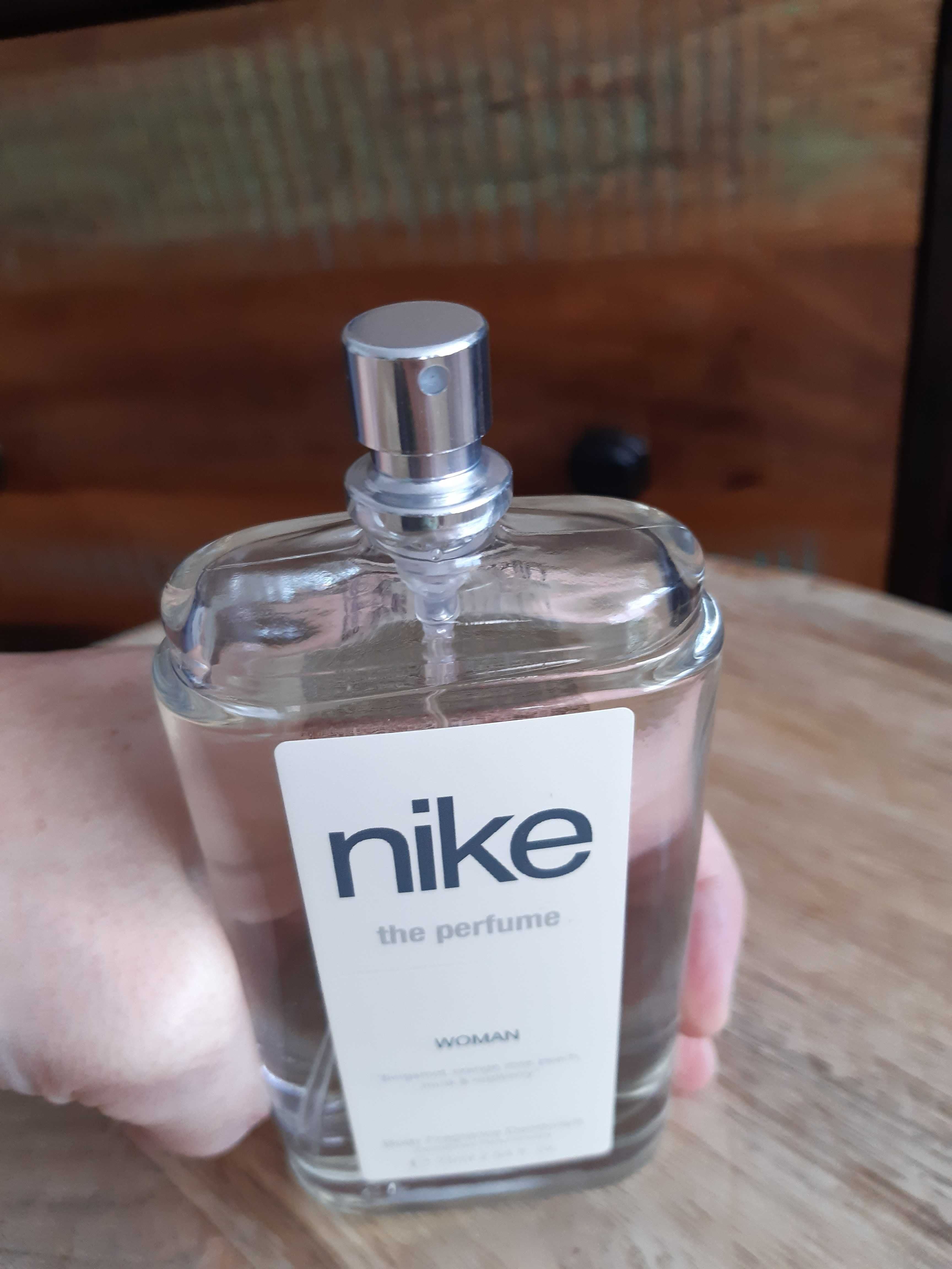 Nike The Perfume Woman, dezodorant perfumowany w szkle 75 ml