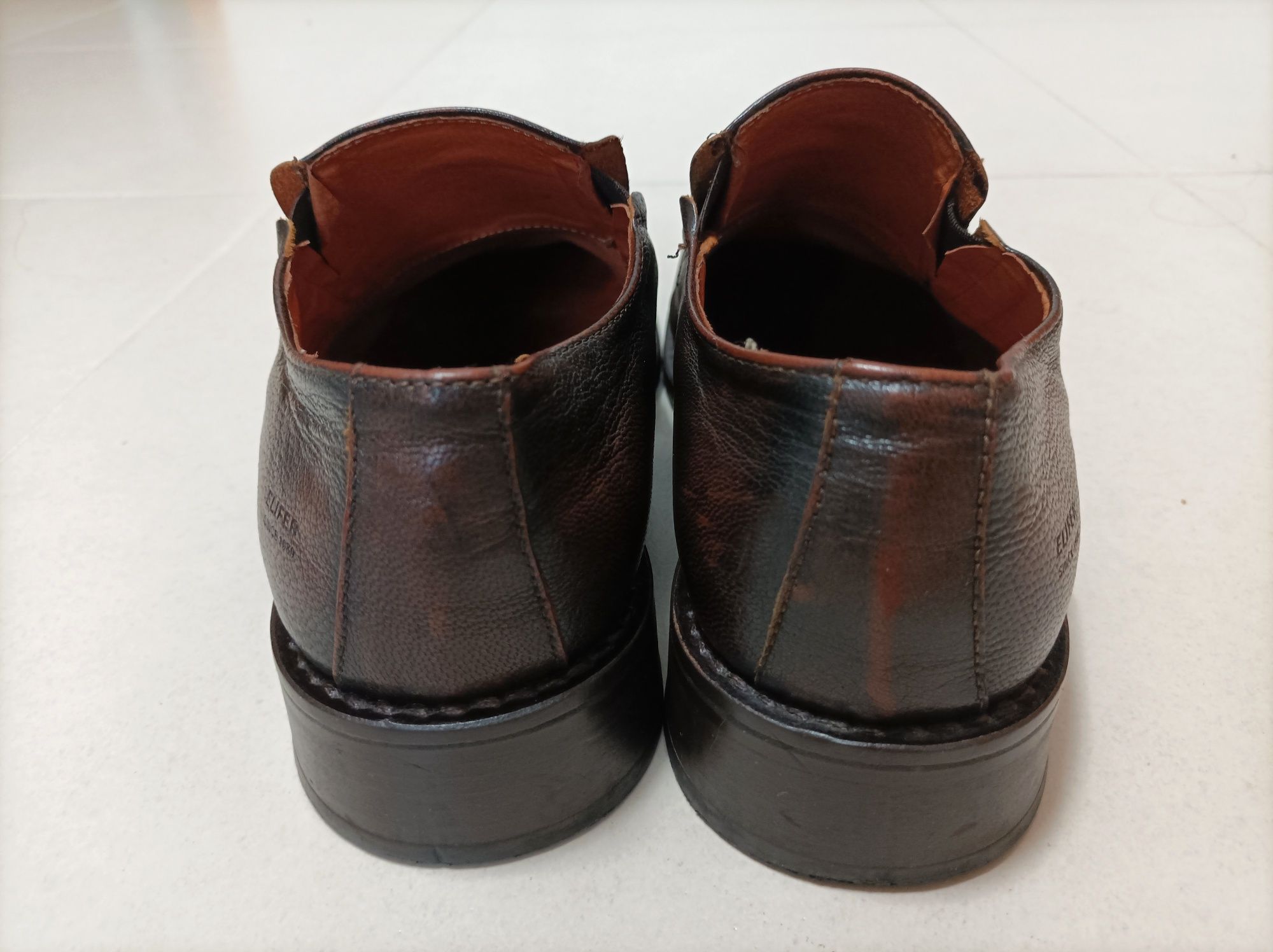 Sapatos castanhos para Homem em pele genuína (Tam. 44)