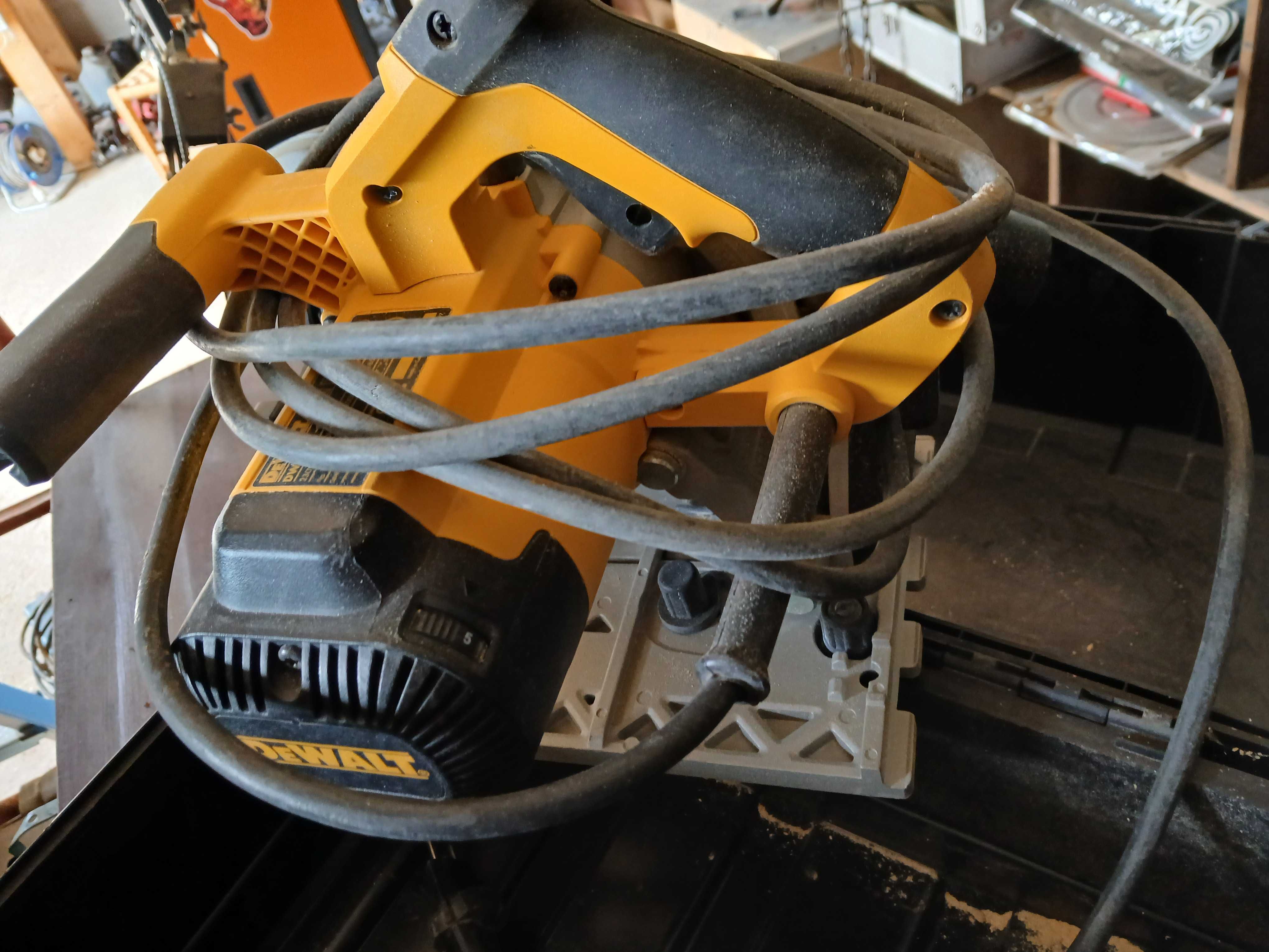 Serra Dewalt com 2 réguas
