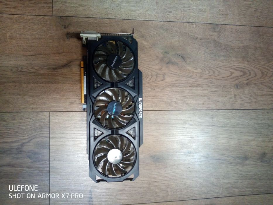 Gigabute gtx760+блок живлення 400w