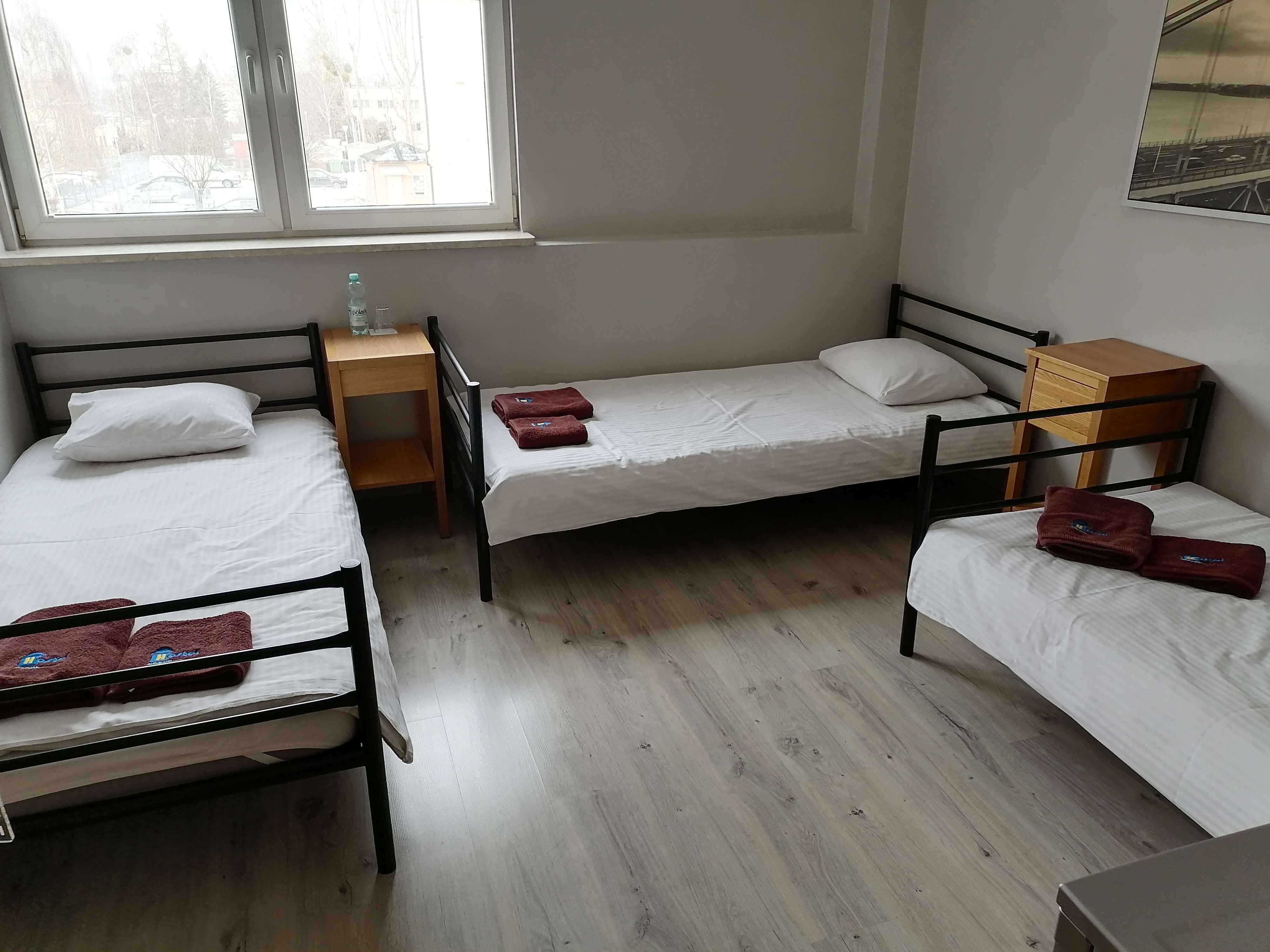 NAJTAŃSZY HOSTEL z prywatną łazienką. W centrum Radomia z parkingiem