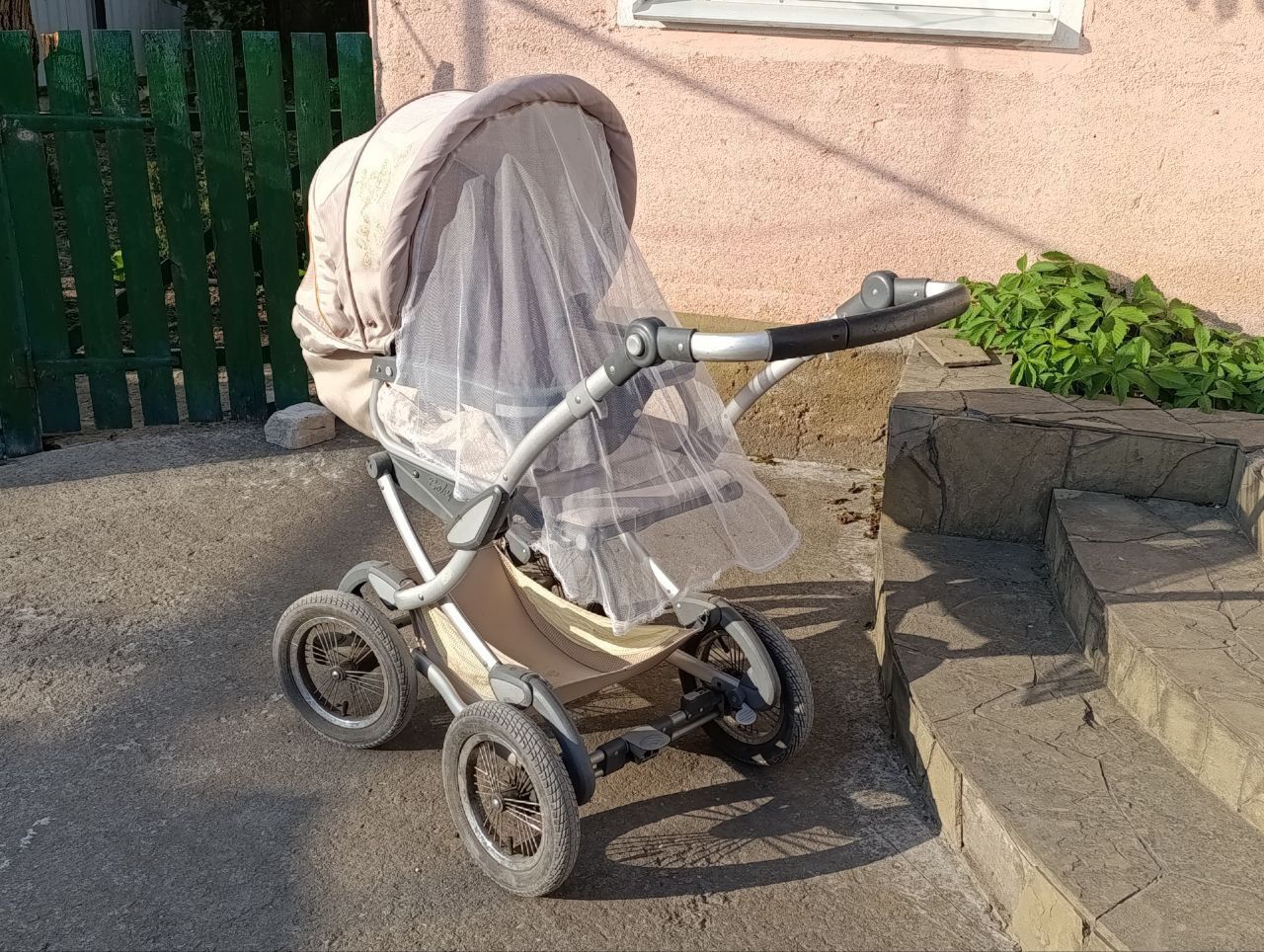 Продам детскую коляску