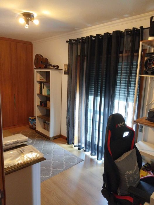 Moradia T3 centro da figueira junto aos CTT.