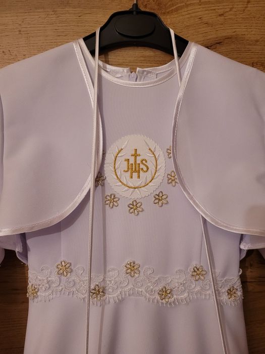 Piękna alba komunijna z bolerkiem, torebką i dodatkami.