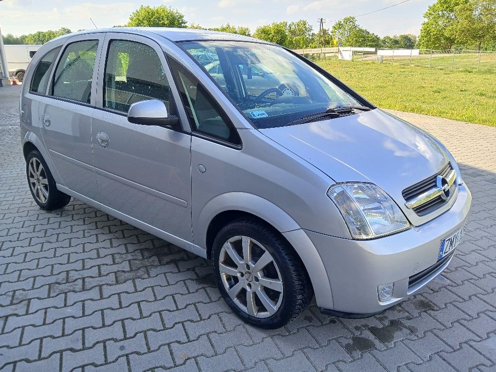 Meriva 1,6 benzyna automat niski przebieg