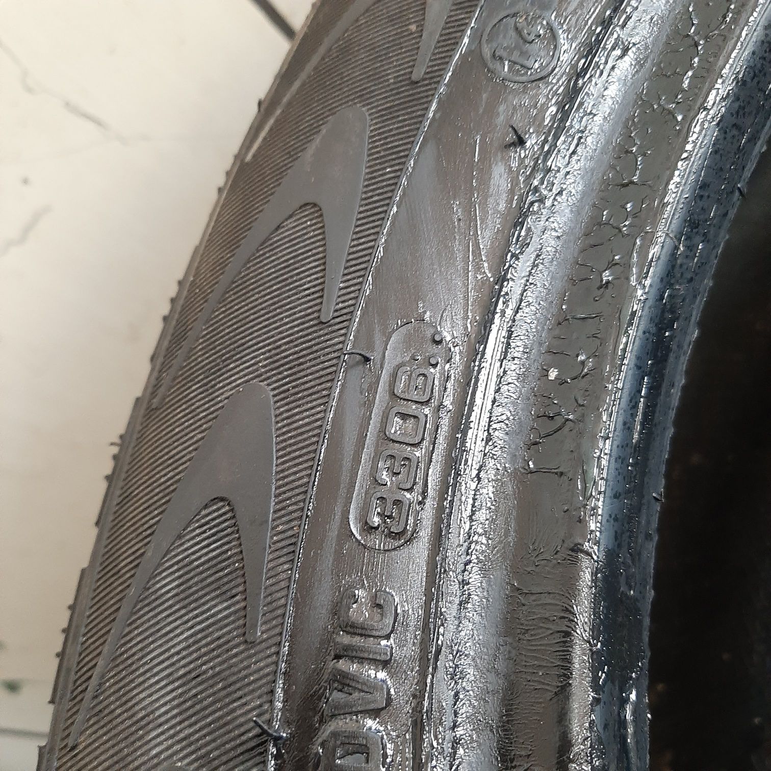 Opona Zimowa VREDESTEN 205/55R16 91T