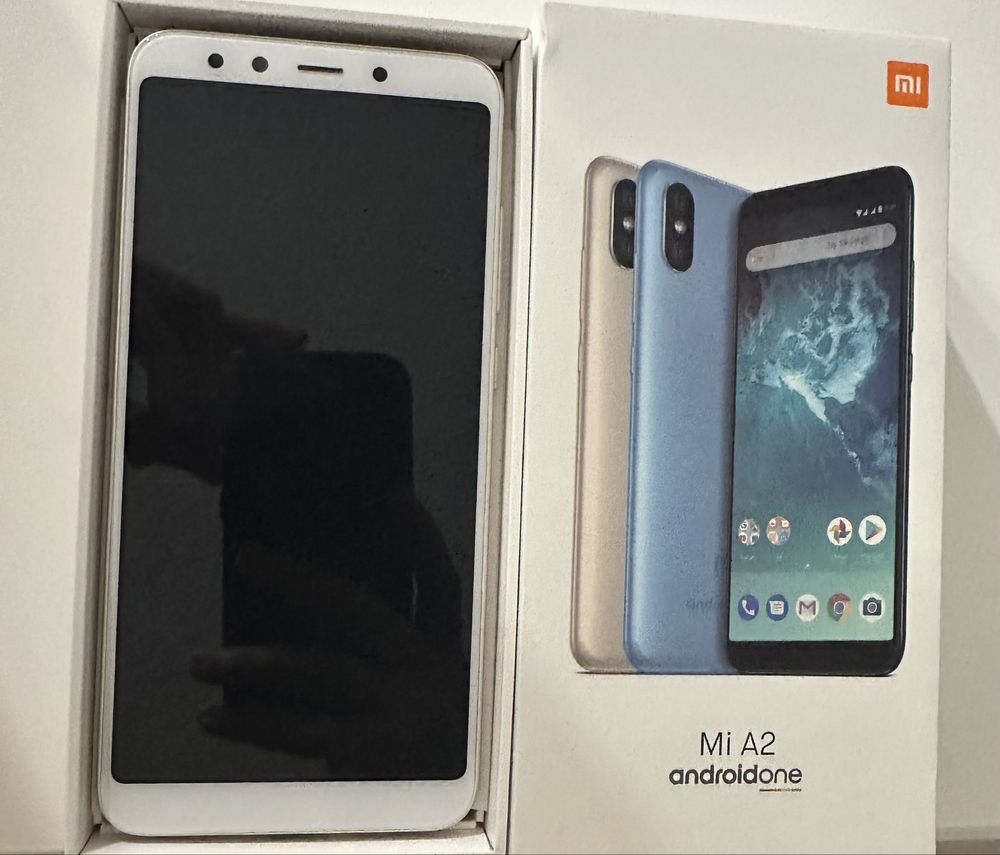 Продам телефон Xiaomi(Mi) A2 4/64