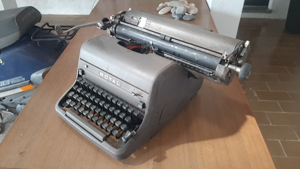Maquina de escrever Royal