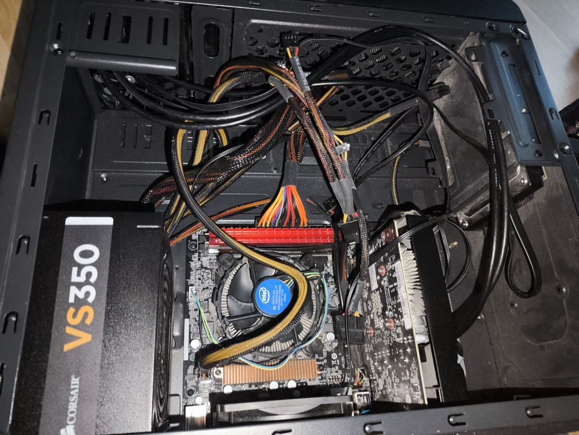 Komputer PC stacjonarny