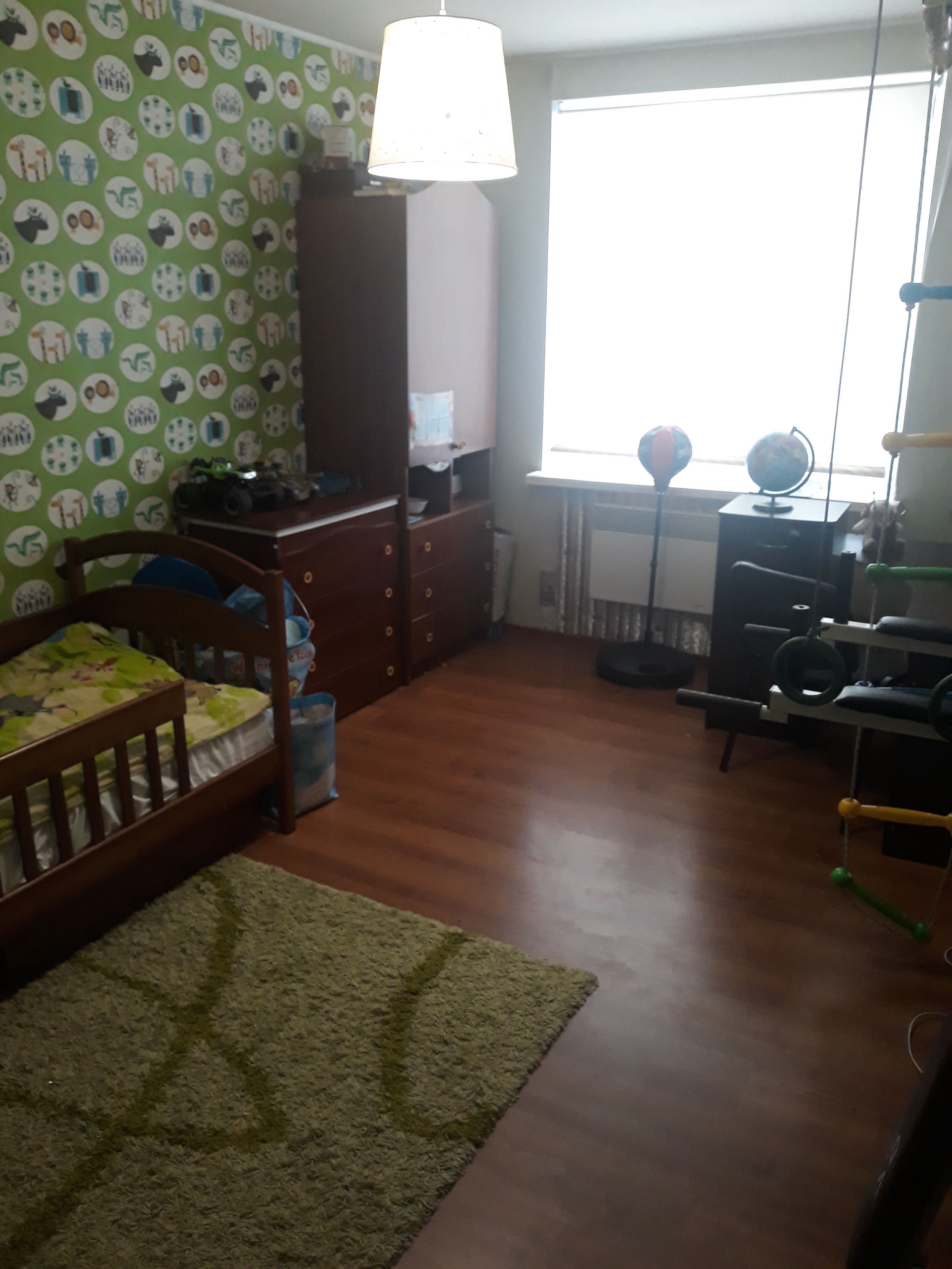 Продам 3-комнатную квартиру в г. Змиев, район Микрорайон