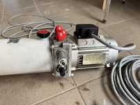 Zasilacz (kompletny) rampy hydrauliczej  Hormann