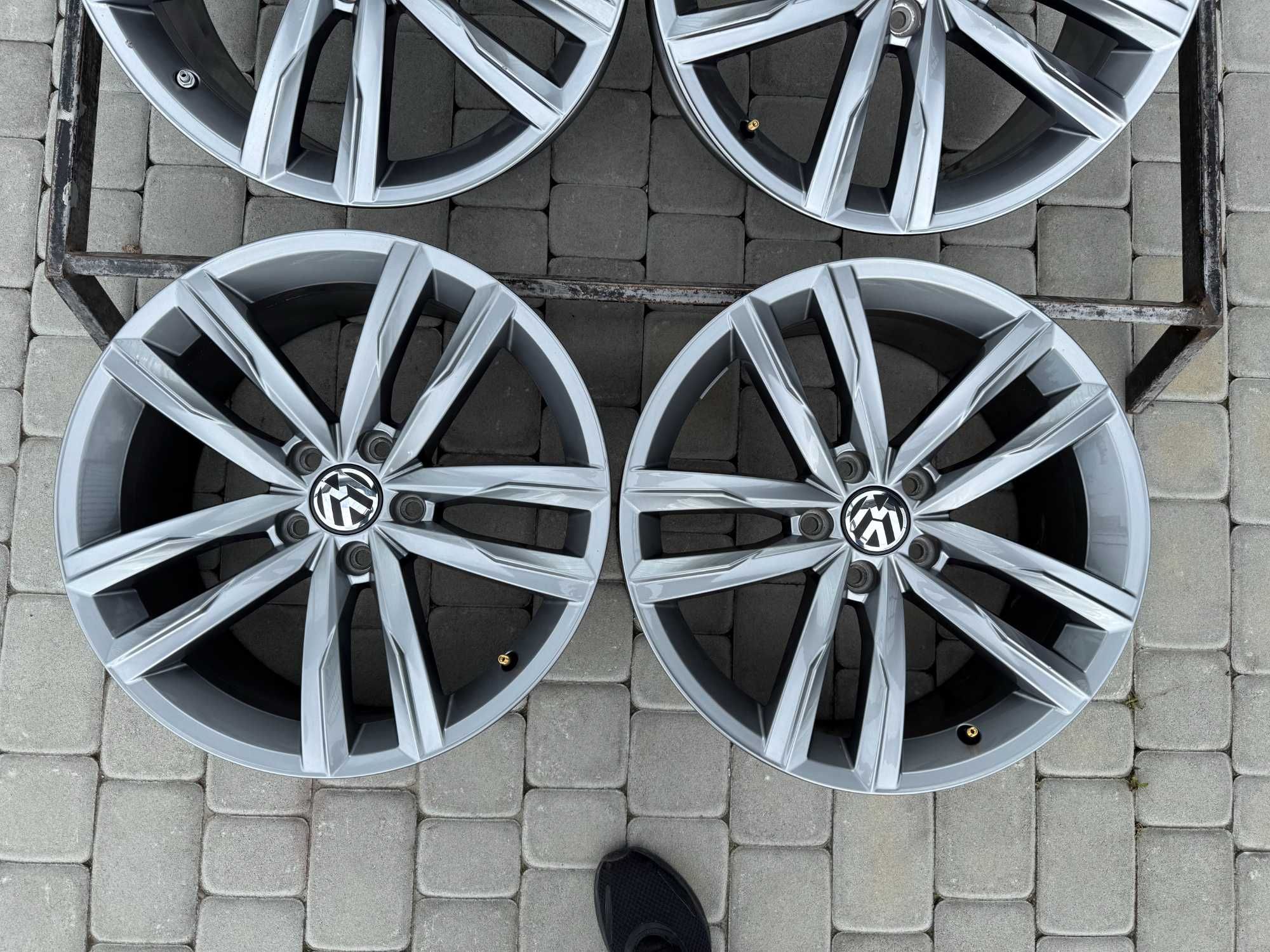 Диски VW R18 5x112 8J ET44 Passat B7 B8 Beetle CC Eos Variant Skoda