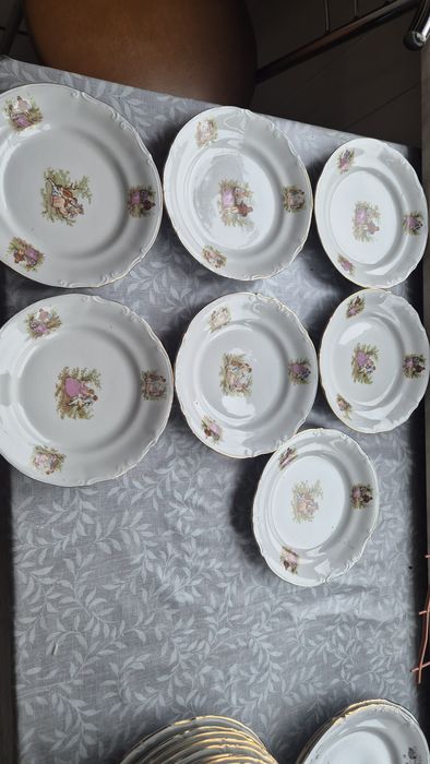 Talerz duzy i średnich Wiedeńska miłość Chodziez porcelana Alicja