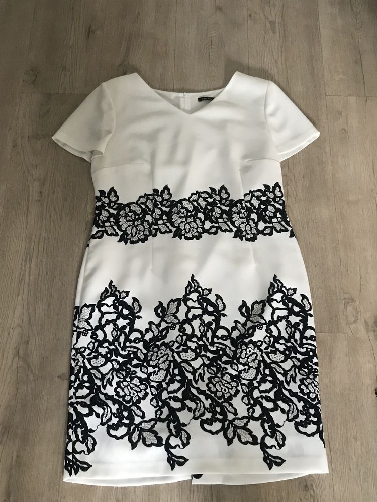 Rozpinana biała elegancka sukienka IBIS 42