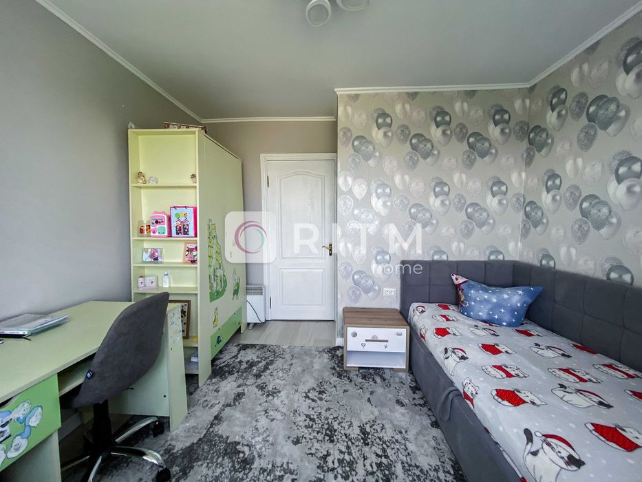 Продаж просторої 3к-квартири з сучасним ремонтом!82 м2! пр.Відродження