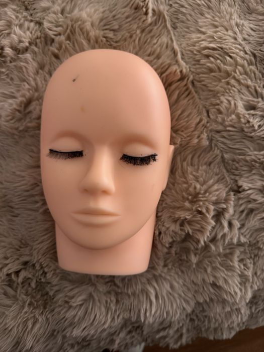 Boneca treino extensao de pestanas