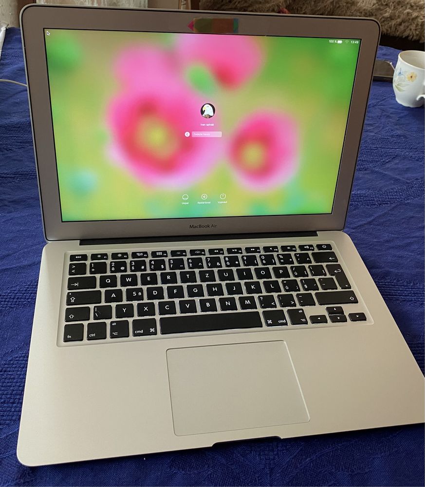 Ноутбук MacBook Air (13-inch, 2017)