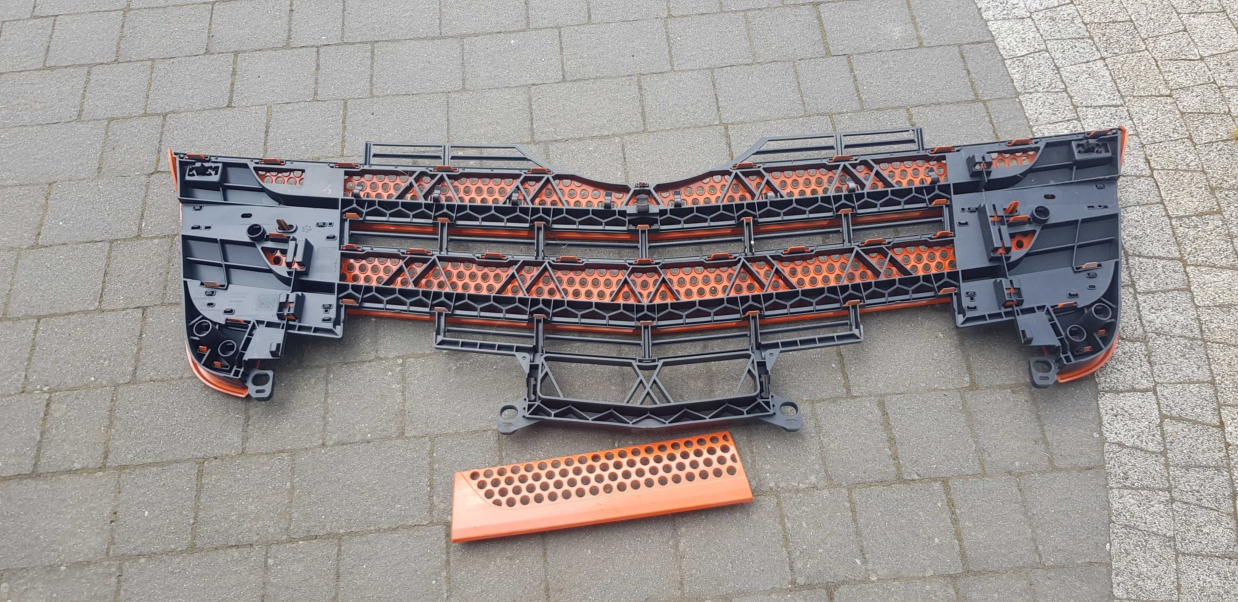 Mercedes Actros  MP 4 Atrapa , Grill, osłona chłodnicy Nowa Oryginał
