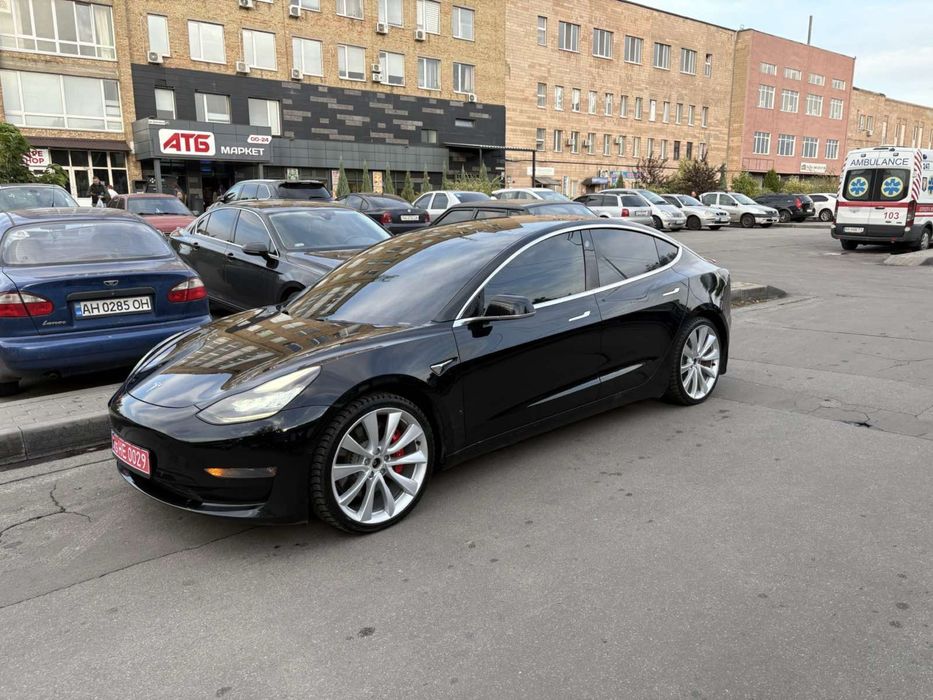 Тесла  Model 3 Perfomence