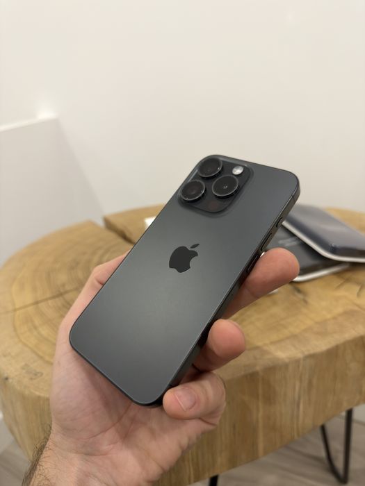 iPhone 15 Pro 8GB / 128GB Black Titanium bateria 87% - jak nowy